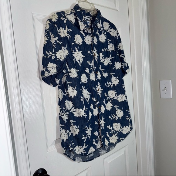 Old Navy Navy Blue and White Floral Shirt - Picture 5 of 11